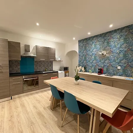 Superbe T3 Avec Parking Et Terrasse En Plein Centre-ville Apartment