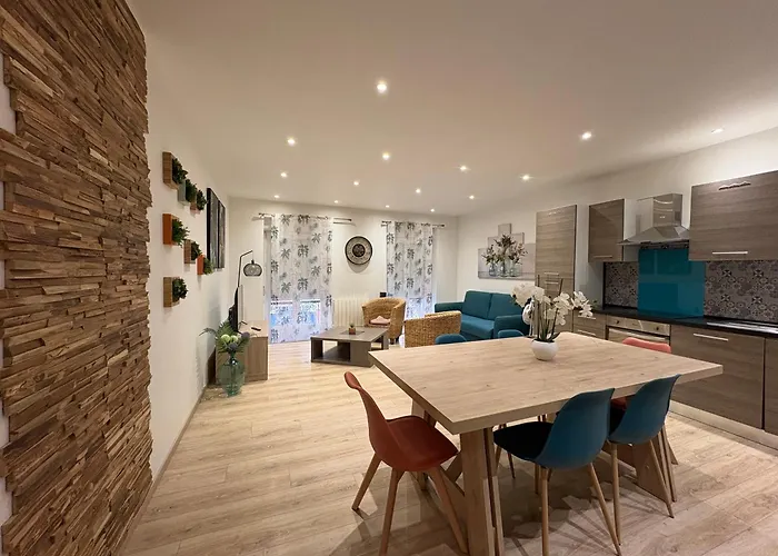 Daire Superbe T3 Avec Parking Et Terrasse En Plein Centre-ville