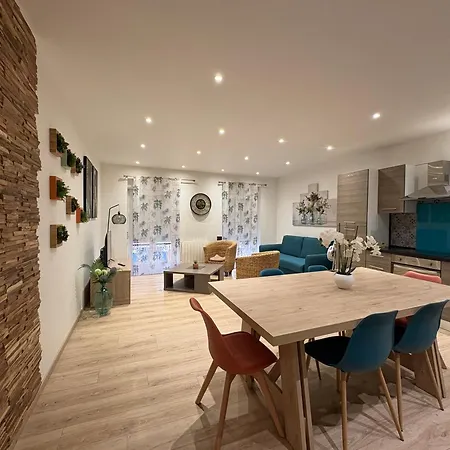 Apartman Superbe T3 Avec Parking Et Terrasse En Plein Centre-ville