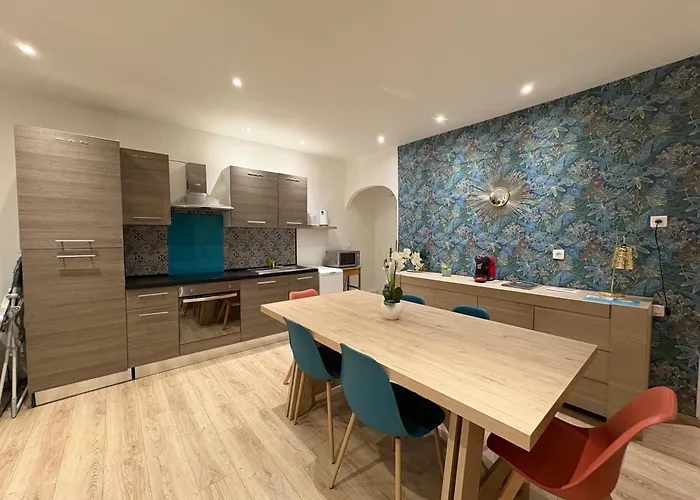 Superbe T3 Avec Parking Et Terrasse En Plein Centre-ville Apartamento